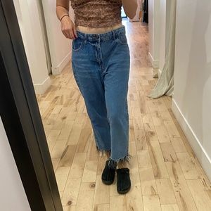 Frayed jeans // Relax fit